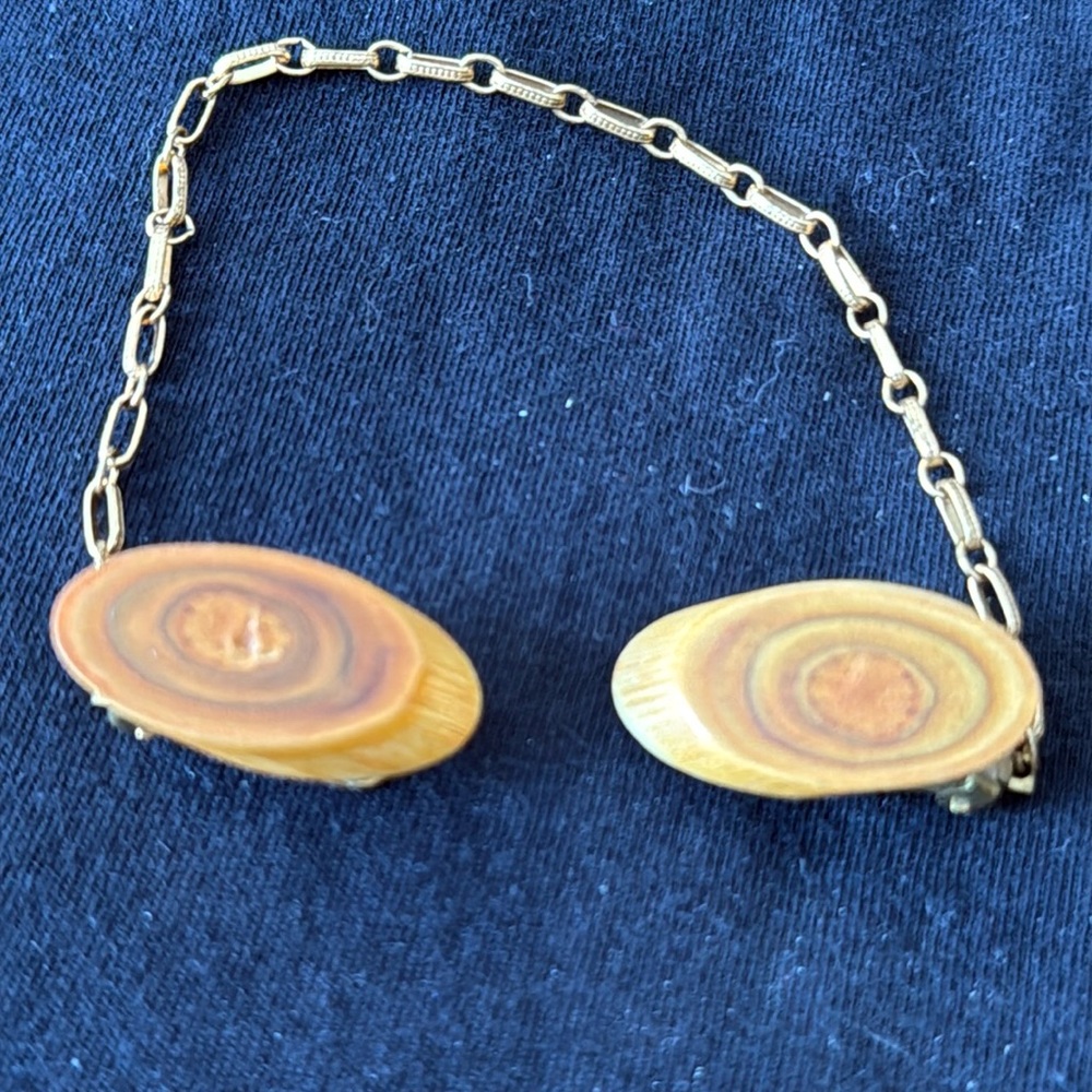 Elegant Gold and Brown Chain Jewelry